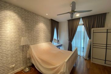 3-Storey Bungalow 6 Rooms 6 Baths For Sale in Long Beach Residence, Kota Kemuning