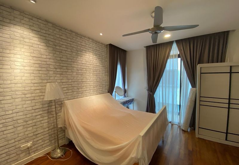 3-Storey Bungalow 6 Rooms 6 Baths For Sale in Long Beach Residence, Kota Kemuning