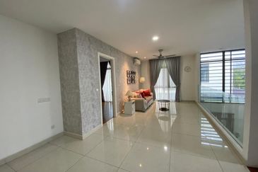 3-Storey Bungalow 6 Rooms 6 Baths For Sale in Long Beach Residence, Kota Kemuning