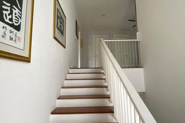 3-Storey Bungalow 6 Rooms 6 Baths For Sale in Long Beach Residence, Kota Kemuning