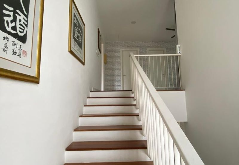 3-Storey Bungalow 6 Rooms 6 Baths For Sale in Long Beach Residence, Kota Kemuning