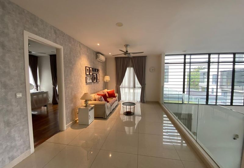 3-Storey Bungalow 6 Rooms 6 Baths For Sale in Long Beach Residence, Kota Kemuning