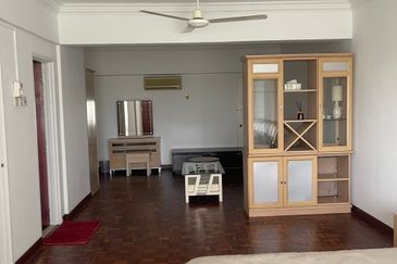 Anjung Hijau (Greenfield Apartment)