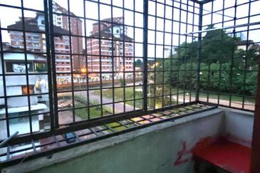 Glen Court, Bandar Sungai Long