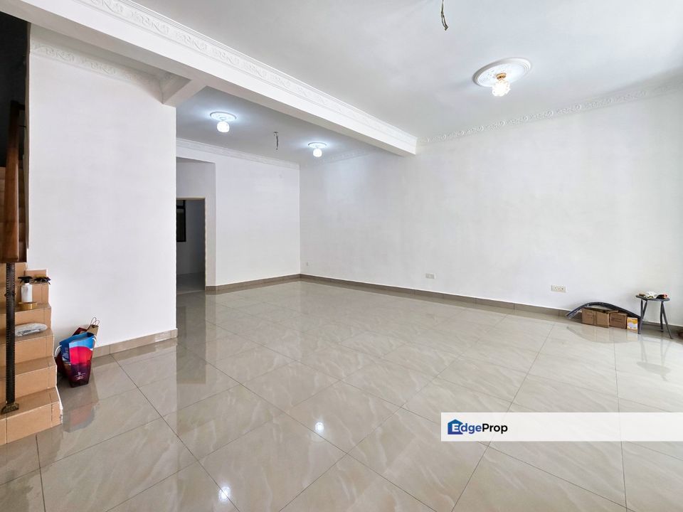 CANTIK Double Storey Terrace Kota Warisan Indah, Sepang, Selangor, Sepang