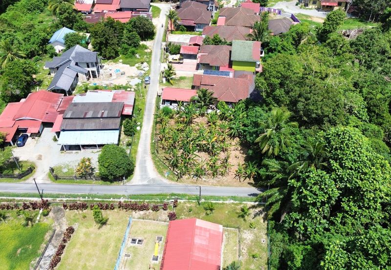 TERBAIK Tanah Lot Banglo Depan Sekolah Kampung Batang Merbau Tanah Merah