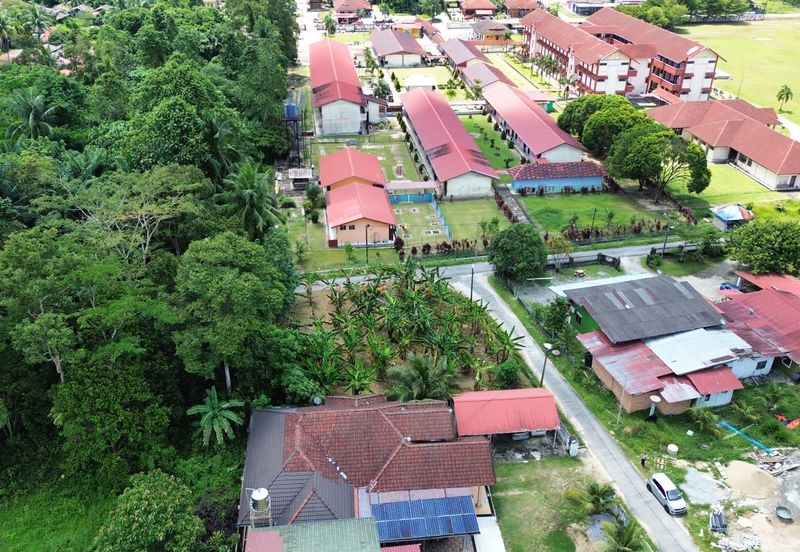 TERBAIK Tanah Lot Banglo Depan Sekolah Kampung Batang Merbau Tanah Merah