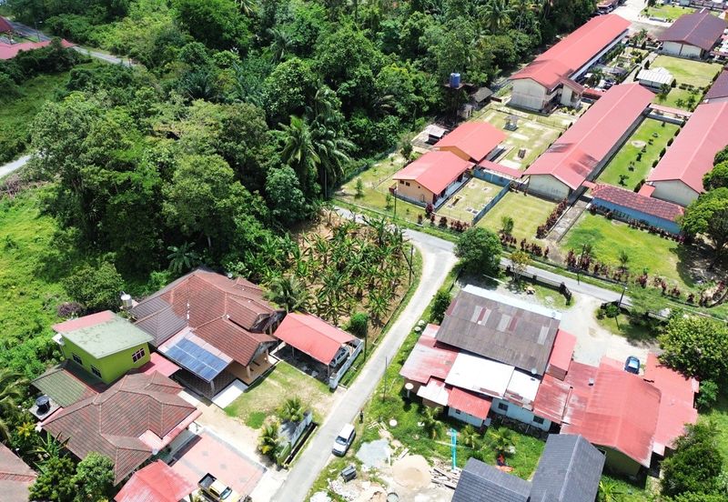 TERBAIK Tanah Lot Banglo Depan Sekolah Kampung Batang Merbau Tanah Merah