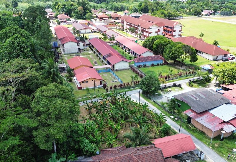 TERBAIK Tanah Lot Banglo Depan Sekolah Kampung Batang Merbau Tanah Merah