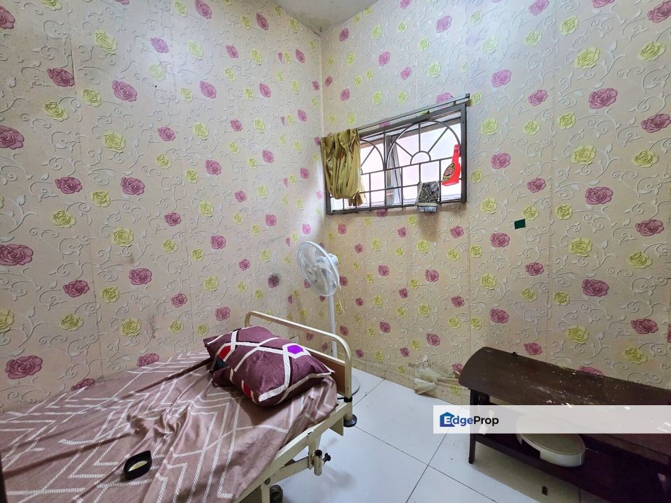 DEPAN SURAU Double Storey Terrace Taman Puncak Utama Kajang For Sale, Selangor, Kajang