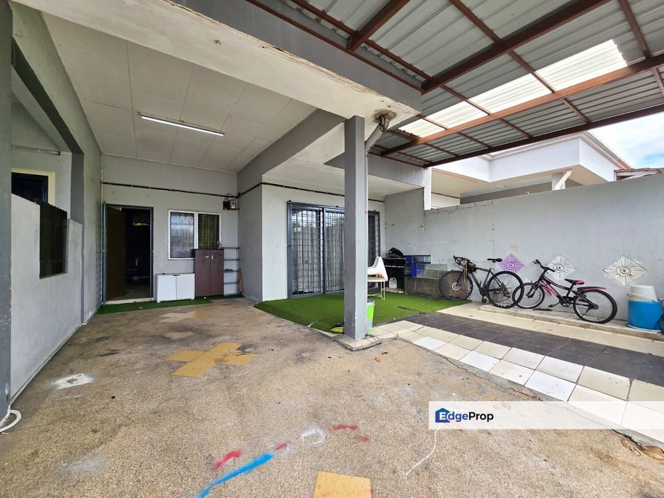 DEPAN SURAU Double Storey Terrace Taman Puncak Utama Kajang For Sale, Selangor, Kajang