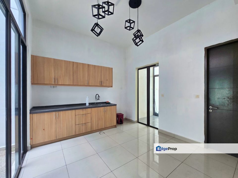 HUGE 3 Storey Terrace Aster Grove Denai Alam, Selangor, Shah Alam