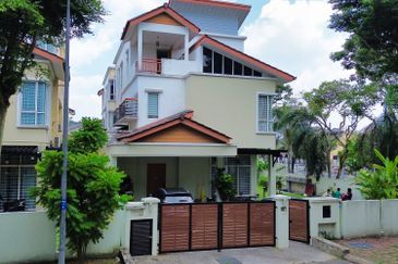 Seksyen 4, Shah Alam