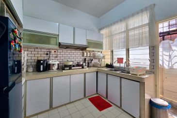 Lorong Az-Zaharah 10/20