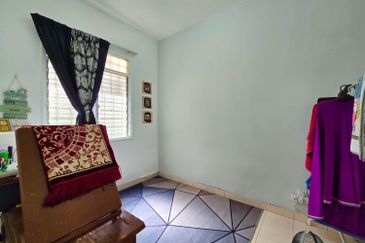 Lorong Az-Zaharah 10/20