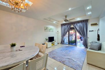 Lorong Az-Zaharah 10/20