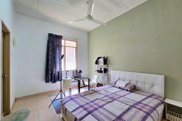 Lorong Az-Zaharah 10/20