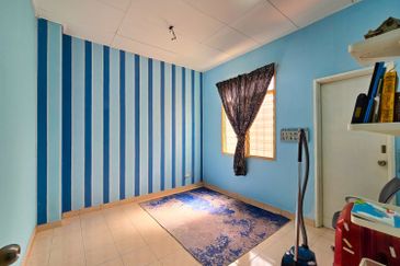 Lorong Az-Zaharah 10/20