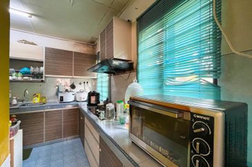 Jalan Spektrum U16 @ Taman Bukit Subang