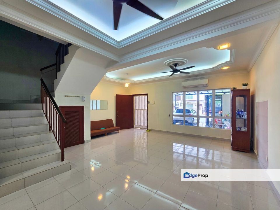 CANTIK SANGAT Double Storey Terrace Taman Pelangi Semenyih 2 Oakberry, Selangor, Semenyih