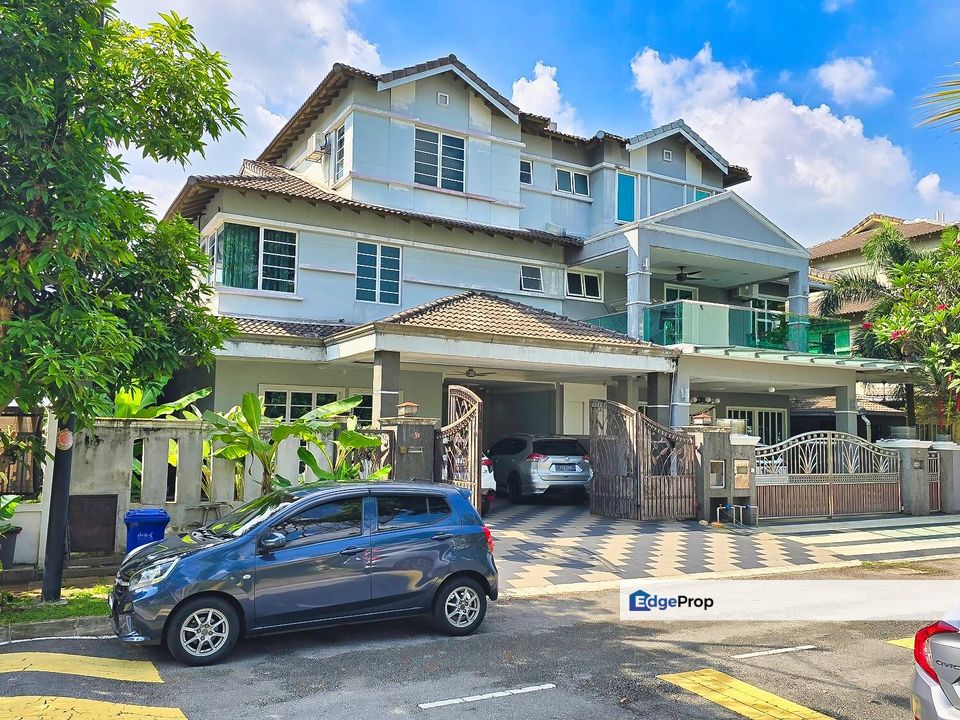 DEPAN PADANG 2.5 Storey Semi D, Taman Subang Alam Seksyen 27 Shah Alam, Selangor, Shah Alam