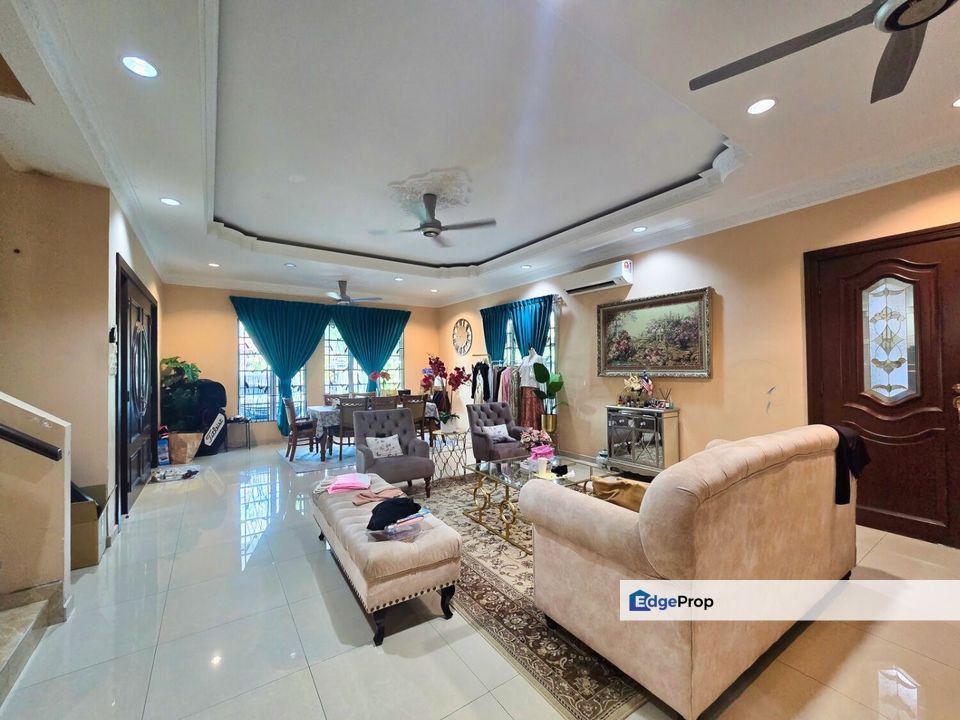 DEPAN PADANG 2.5 Storey Semi D, Taman Subang Alam Seksyen 27 Shah Alam, Selangor, Shah Alam