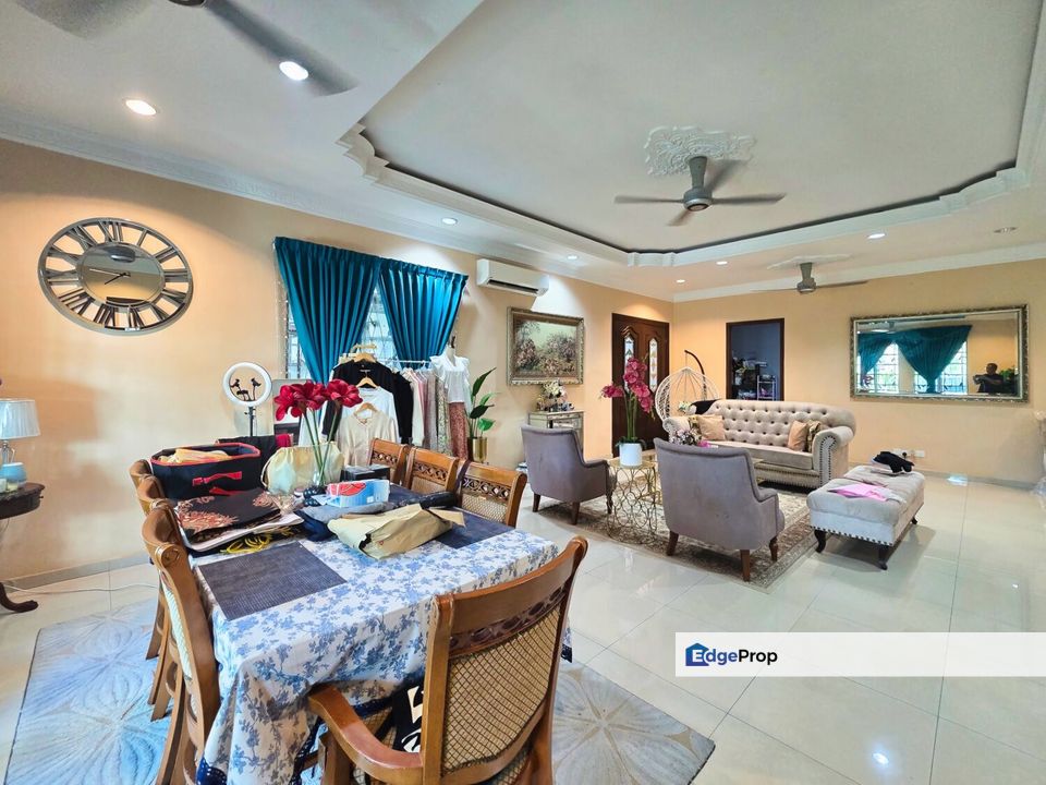 DEPAN PADANG 2.5 Storey Semi D, Taman Subang Alam Seksyen 27 Shah Alam, Selangor, Shah Alam