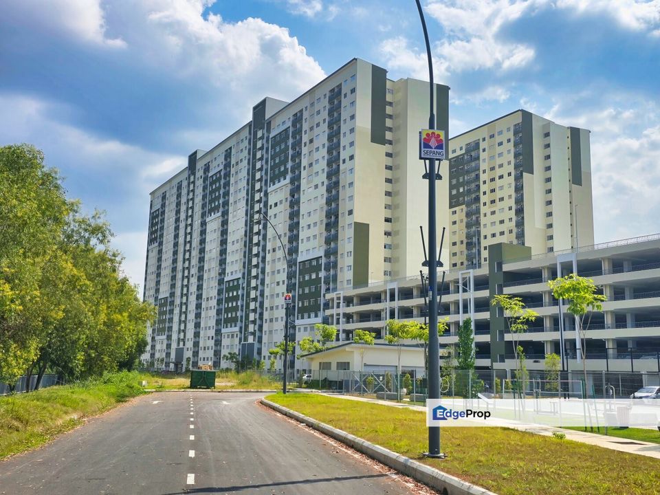 LUAS Apartment Idaman Melur, Cybersouth Dengkil, Selangor, Dengkil