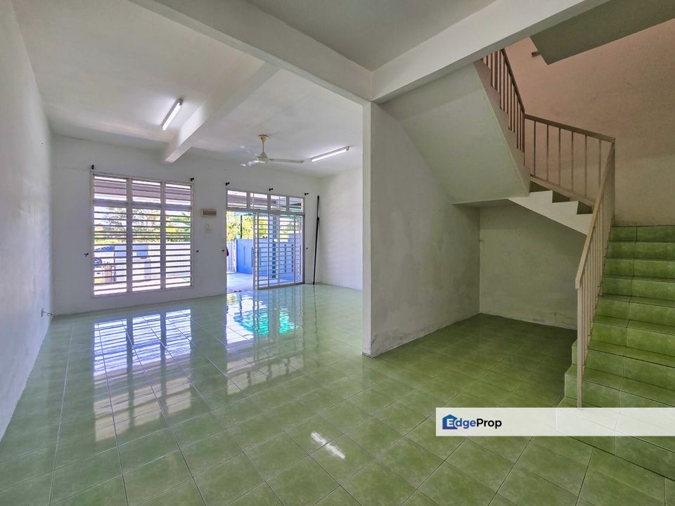 FACING OPEN Double Storey Terrace Taman Langat Utama / Murni Banting, Selangor, Banting