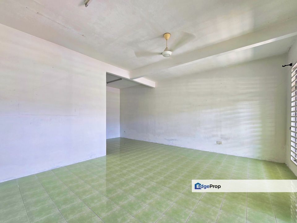 FACING OPEN Double Storey Terrace Taman Langat Utama / Murni Banting, Selangor, Banting