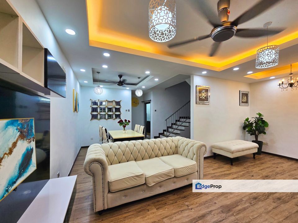 RENOVATED Double Storey Terrace Taman Langat Utama Banting, Selangor, Banting