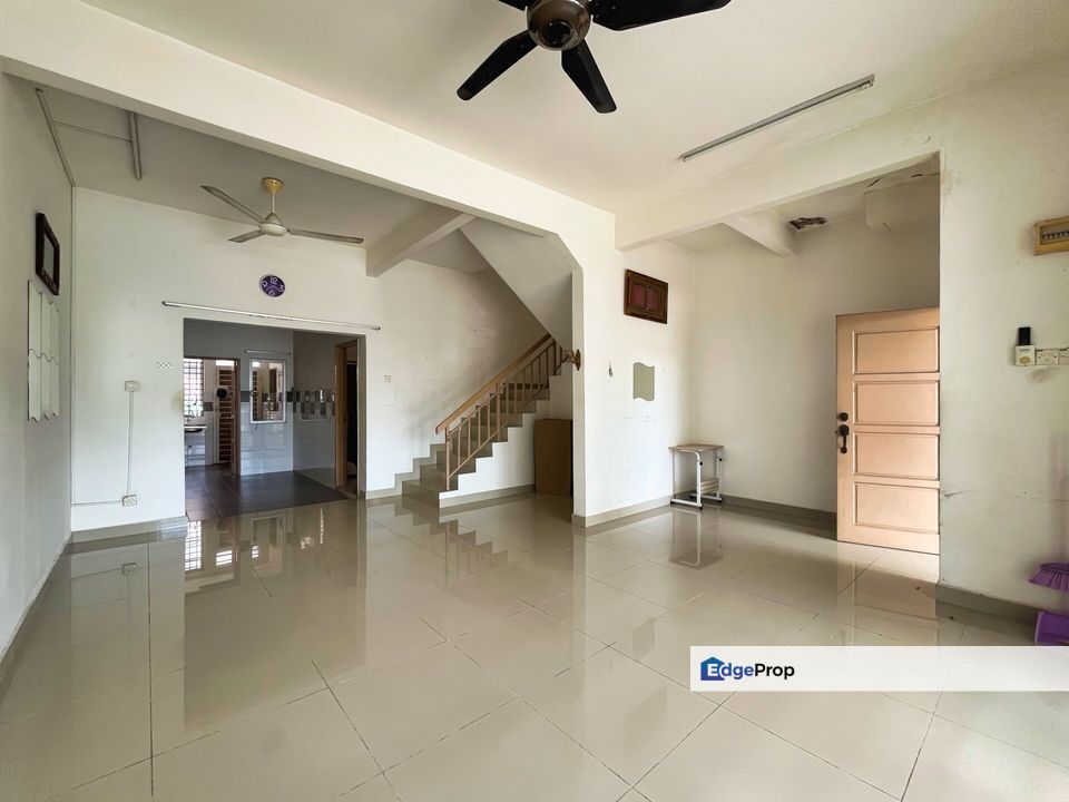 Double Storey Terrace Seri Pristana 6 Saujana Utama Sungai Buloh, Selangor, Sungai Buloh