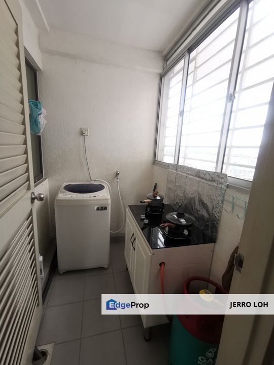 Setiawalk Good Condition Corner Unit For Sale, Selangor, Puchong