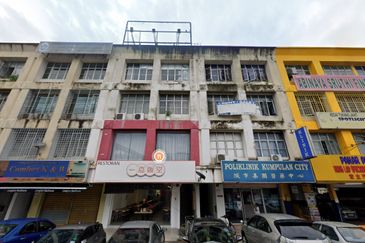 High Exposure Corner Shop @ Taman Wawasan Puchong