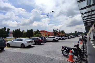 Ostia Bangi Business Avenue