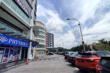 Ostia Bangi Business Avenue