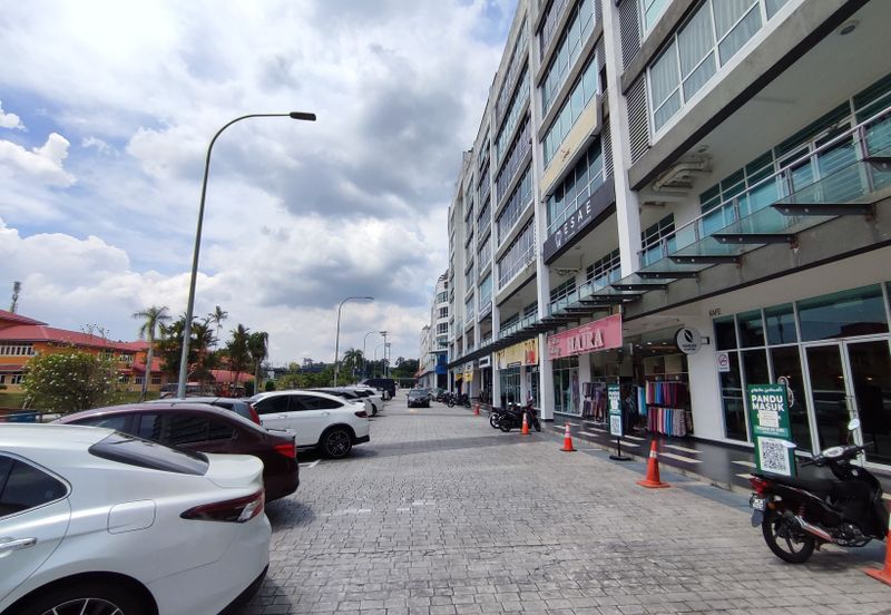 Ostia Bangi Business Avenue