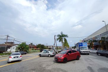 4.9 acres agri land zoned residential for sale in Telok Panglima Garang