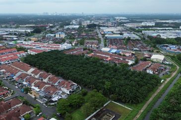 4.9 acres agri land zoned residential for sale in Telok Panglima Garang