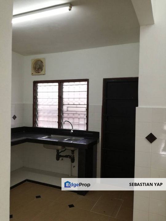 2 storey terrace house for rent in Taman Sri Watan, Ampang., Selangor, Ampang