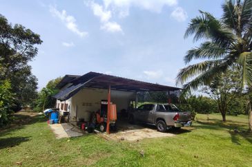 5.587 acres agri land for sale in Rasa Utama.