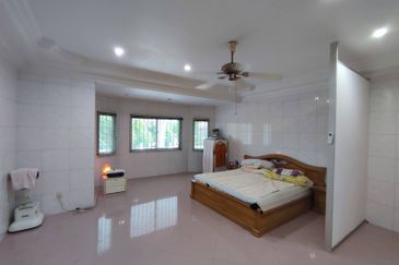 SL 3, Bandar Sungai Long