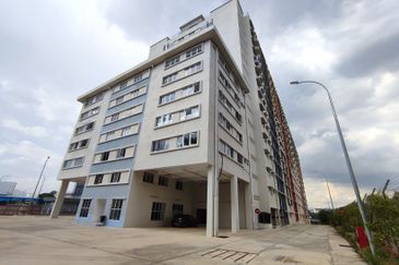 Pusat Asrama Pekerja Asing apartment for rent in Balakong