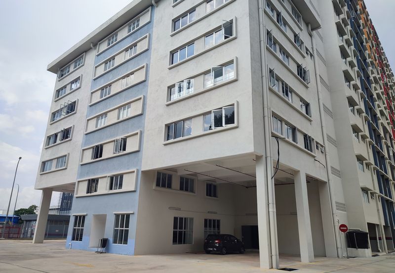 Pusat Asrama Pekerja Asing apartment for rent in Balakong