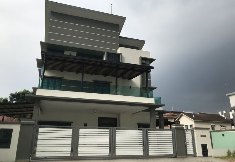 Subang Heights Bungalow For Sale