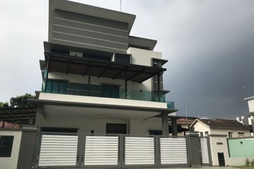 Subang Heights Bungalow For Sale