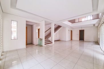 Subang Heights Bungalow For Sale