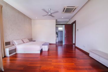 USJ Heights Bungalow For Sale