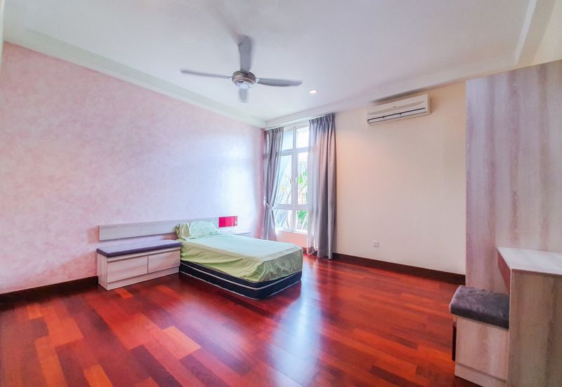 USJ Heights Bungalow For Sale