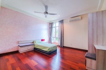 USJ Heights Bungalow For Sale